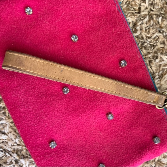 💐anthro “C” wristlet - Picture 3 of 7